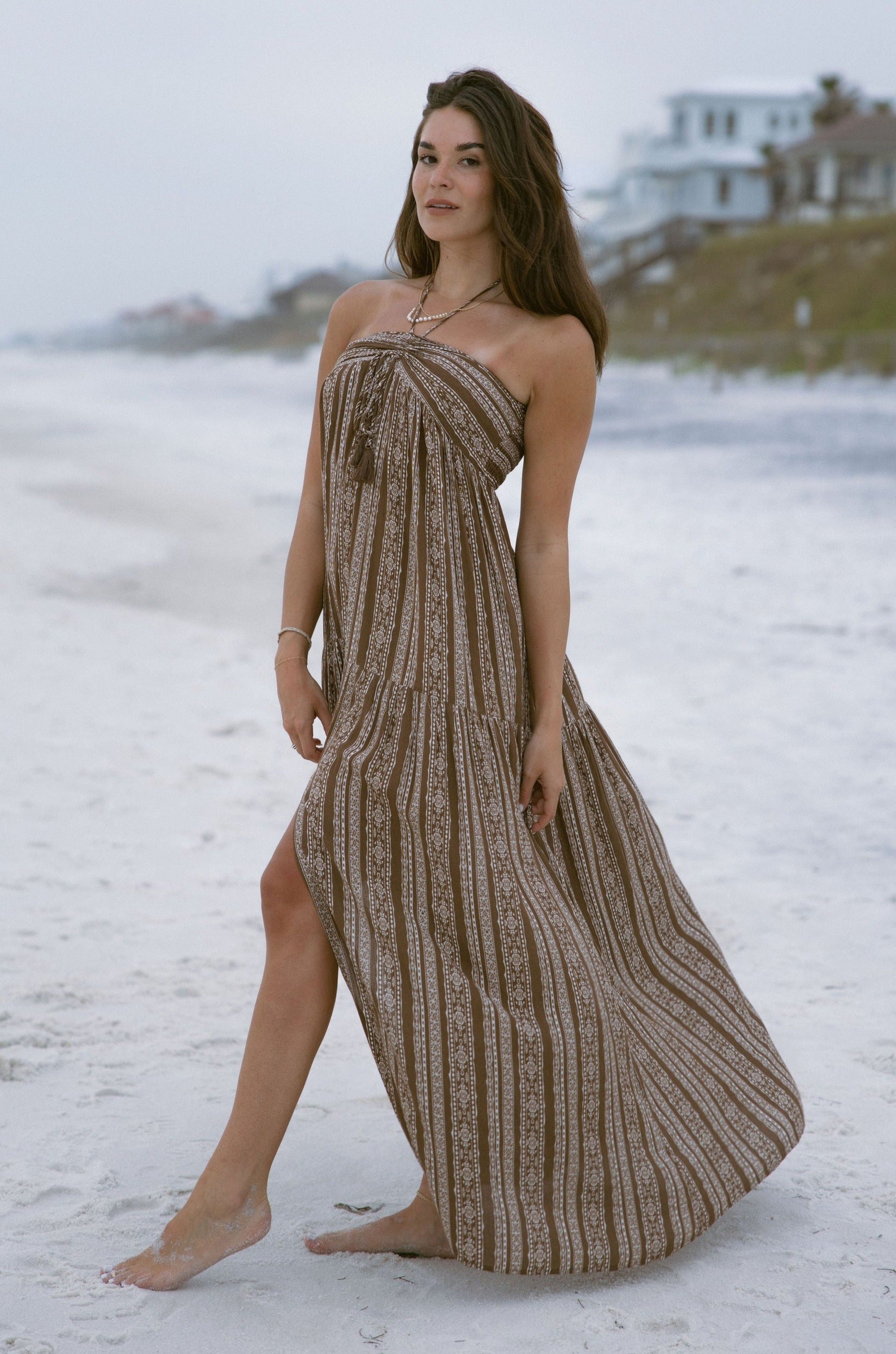 Art of Folding Travel Dresses for Wrinkle-Free Journeys - Lizard Thicket Art of Folding Travel Dresses for Wrinkle-Free Journeys - Lizard Thicket