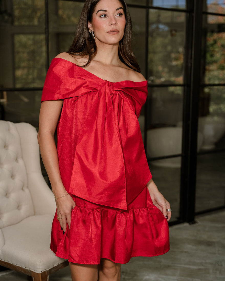 What To Wear To A Holiday Party: Festive Outfit Ideas for Every Celebration