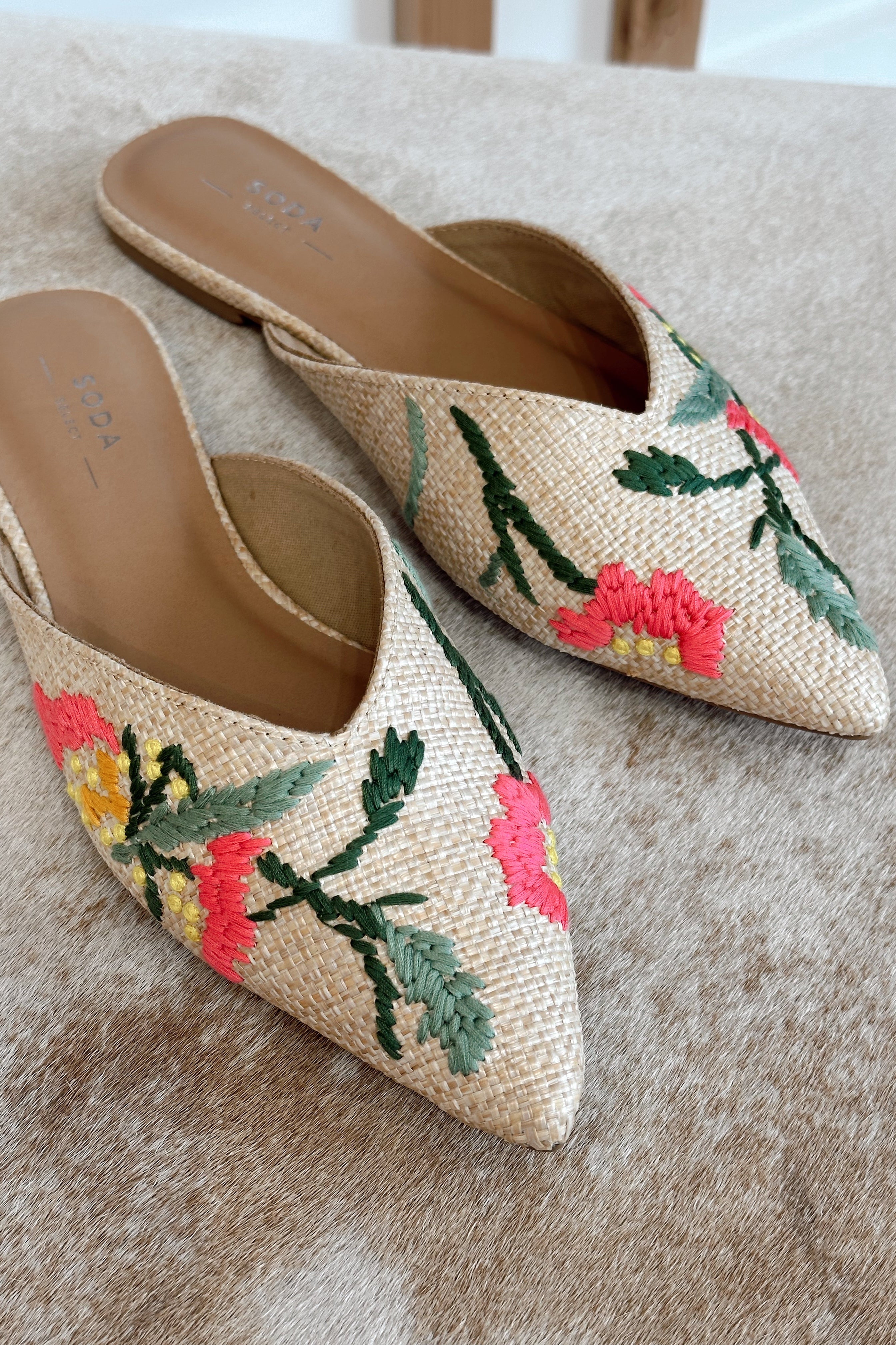 Poise Natural Multi Floral Pointed Toe Mule- close up top view