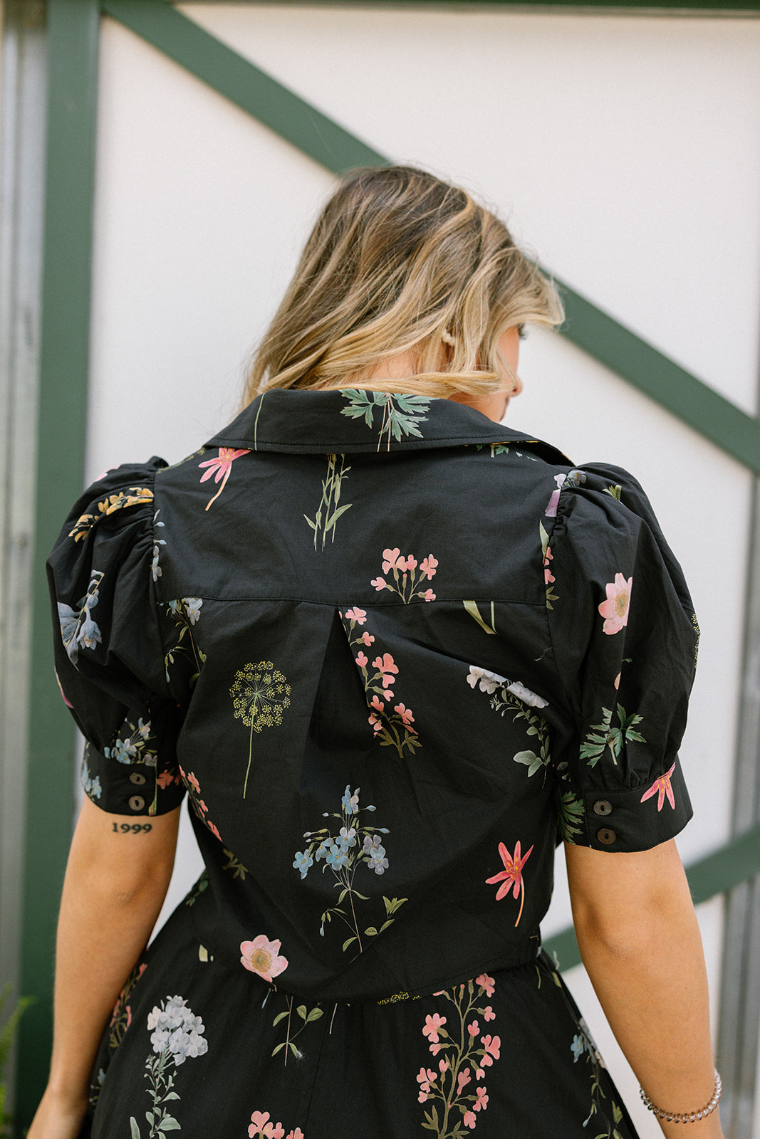 Maria Black Multi Floral Cropped Button-Up Top- close up back view