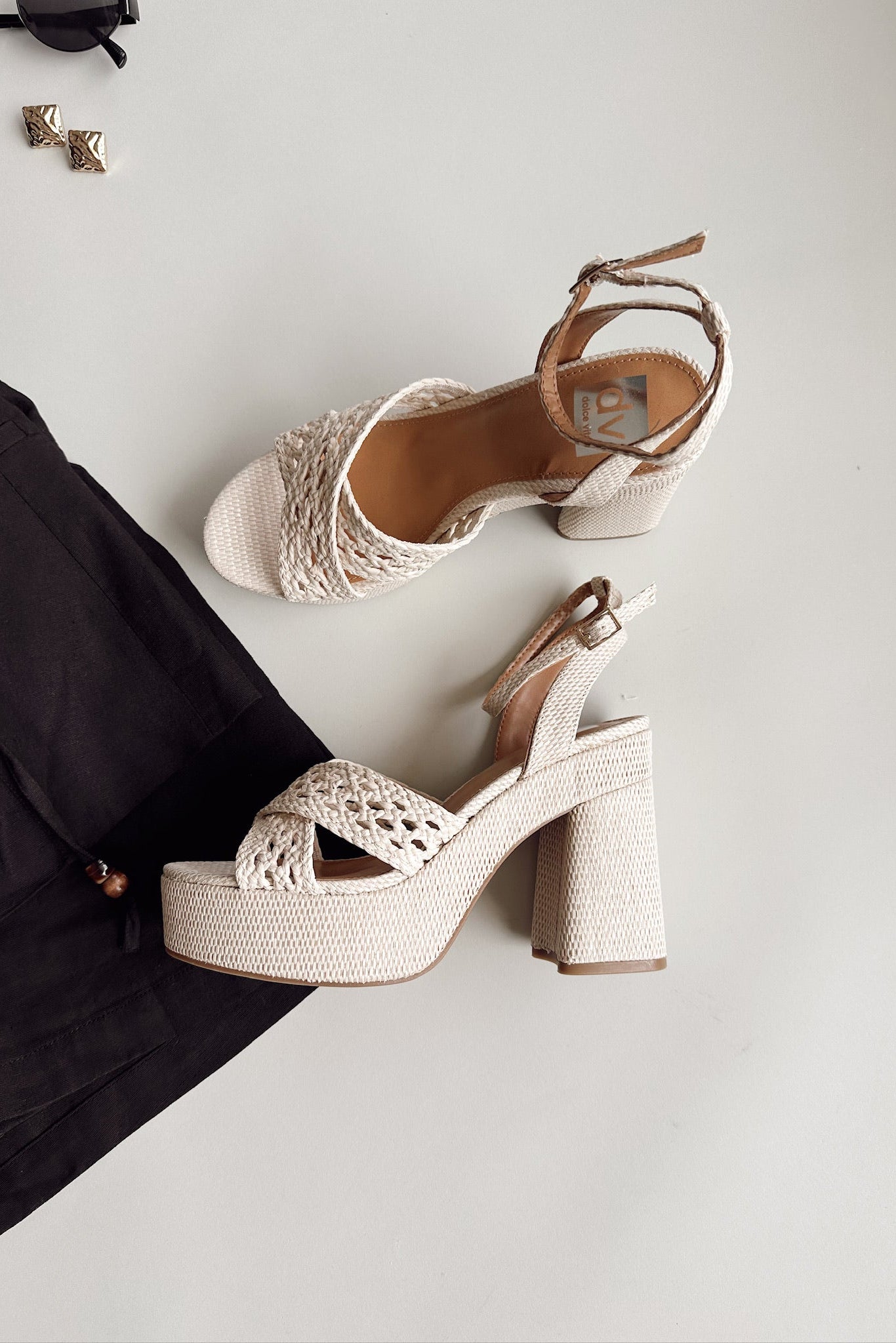 ワコナルビューティー DV by Dolce Vita Whisora Ivory Raffia Woven Platform Sandal
