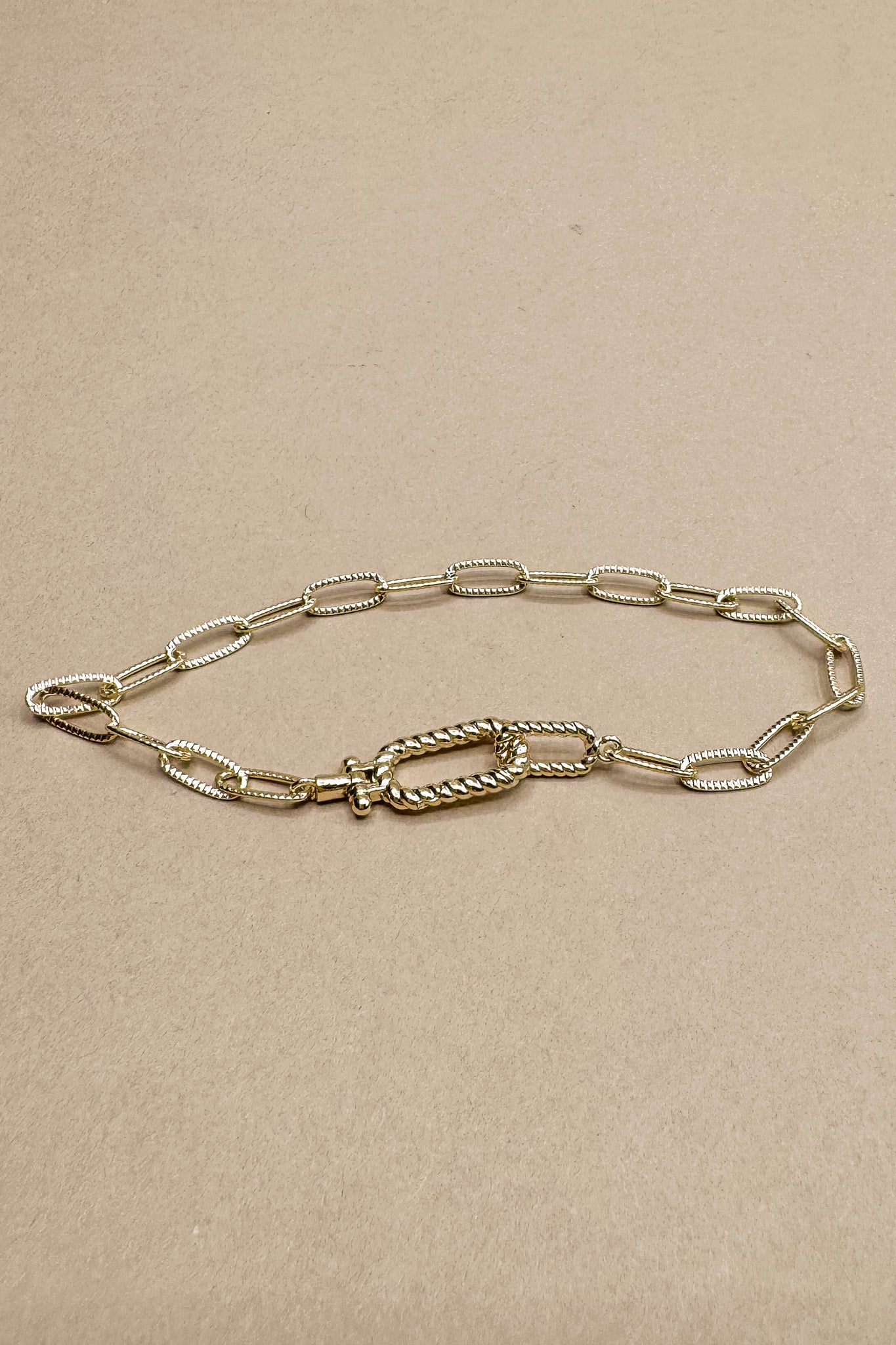Ada Gold Ribbed Chain Link Bracelet- close up view