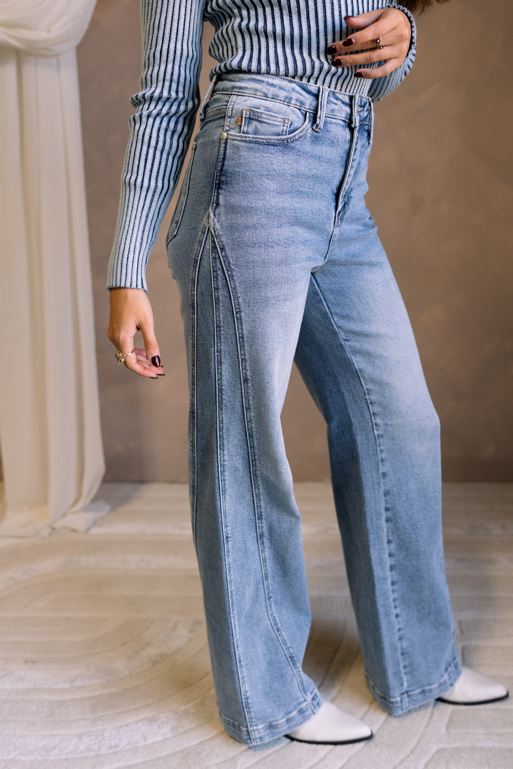 Callen Retro Wide Leg Jeans- side view