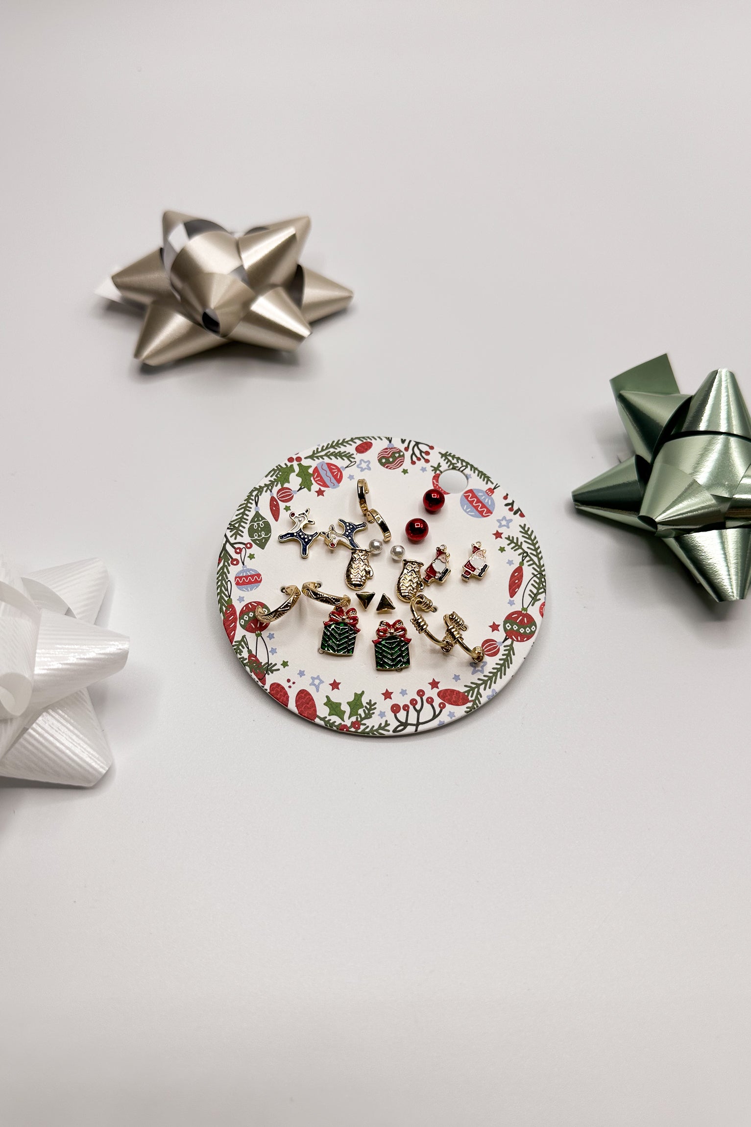 Holly Jolly Studs Earring Set- front view