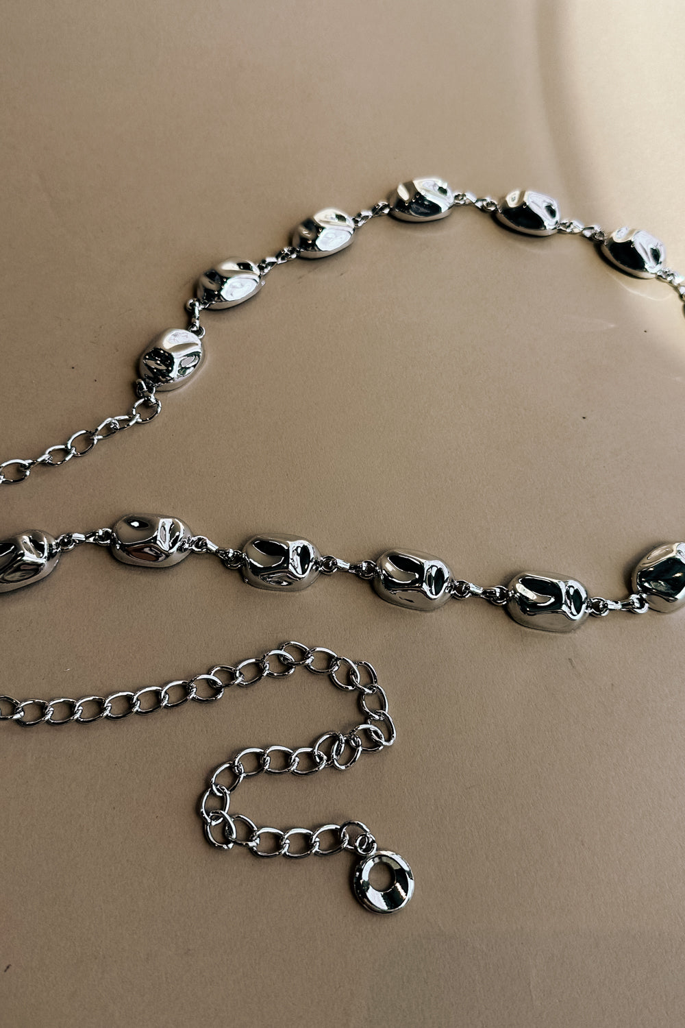 Aurelia Silver Hammered Chain Link Belt- close up top view