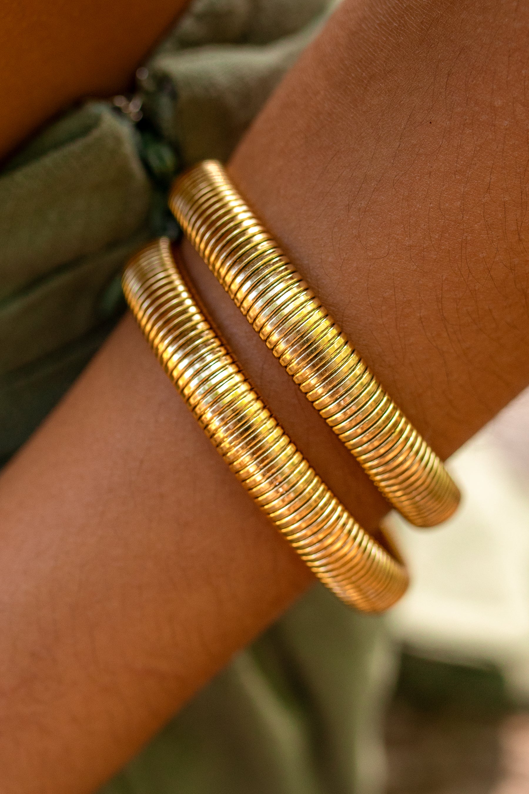 Gold Rib Textured Bangle Gold Ribbed Bangle – Earthbound Stretchy Gold-Toned Bracelet - Lizard ...