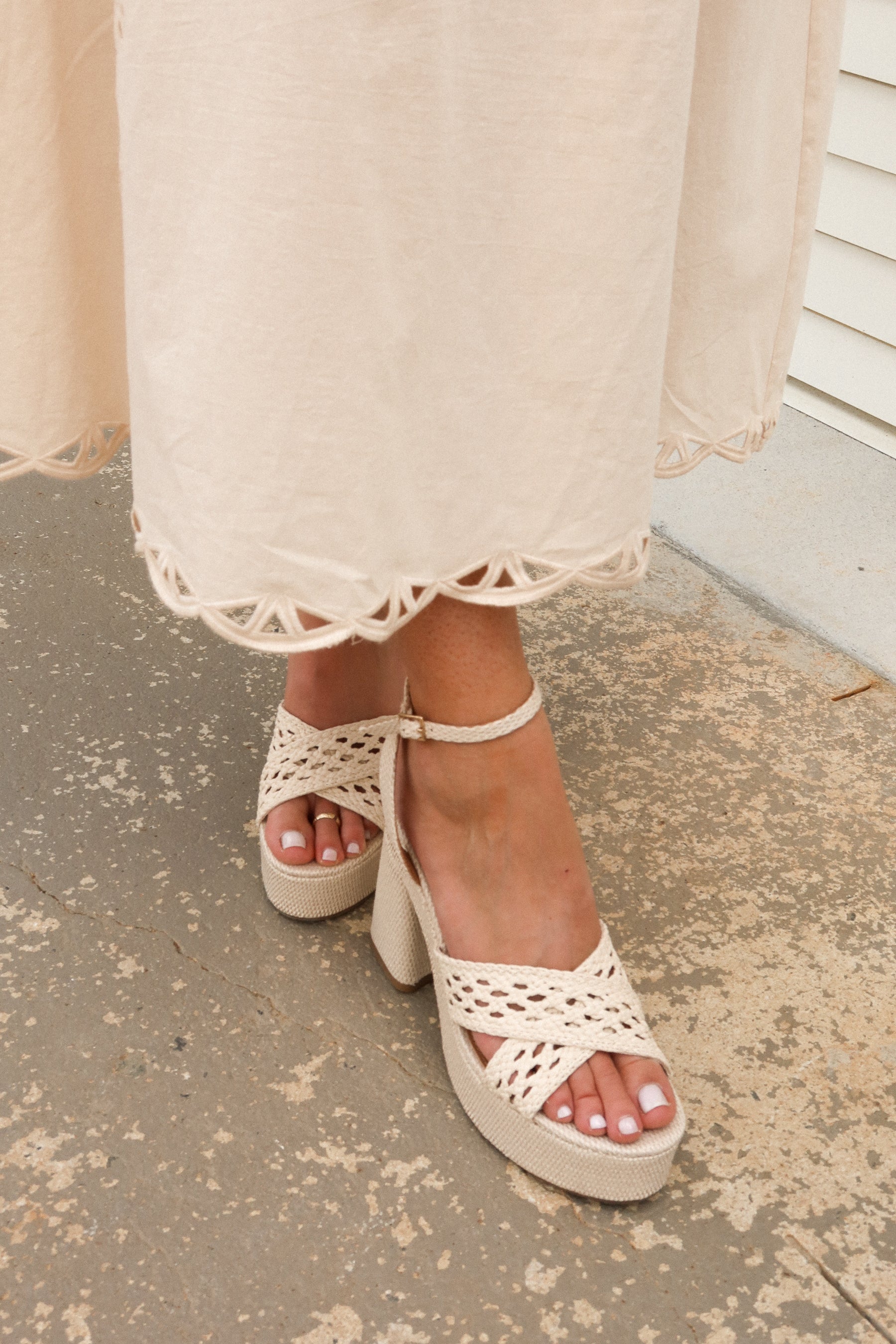 DV by Dolce Vita Whisora Ivory Raffia Woven Platform Sandal