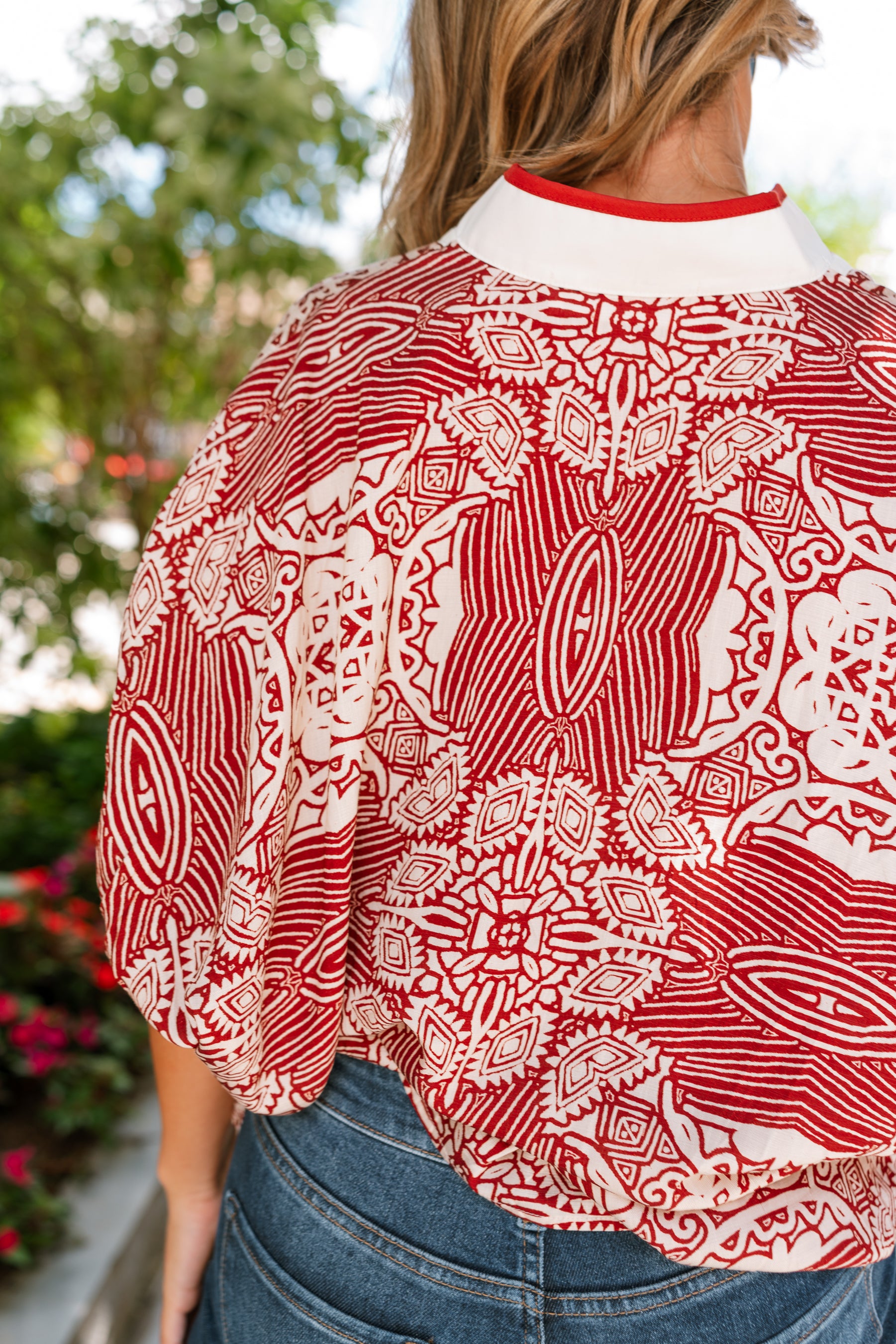 Saylor Rust & Cream Abstract Short Sleeve Top- close up back view