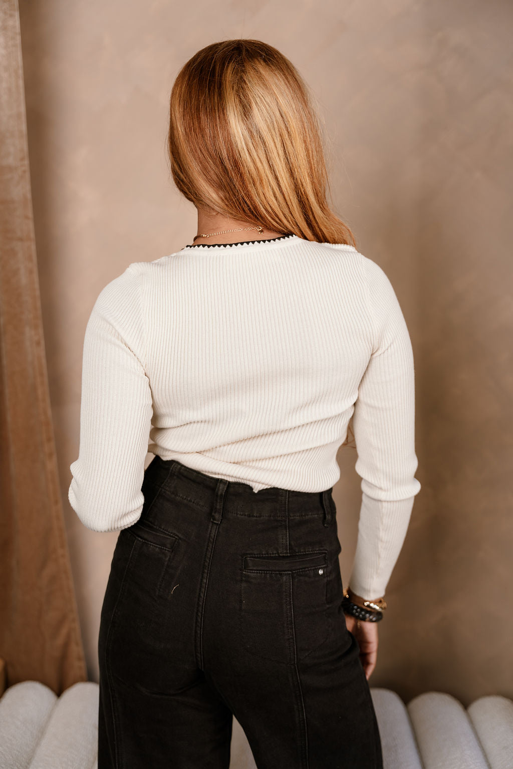 Camilla Ivory & Black Scallop Ribbed Top- full back view
