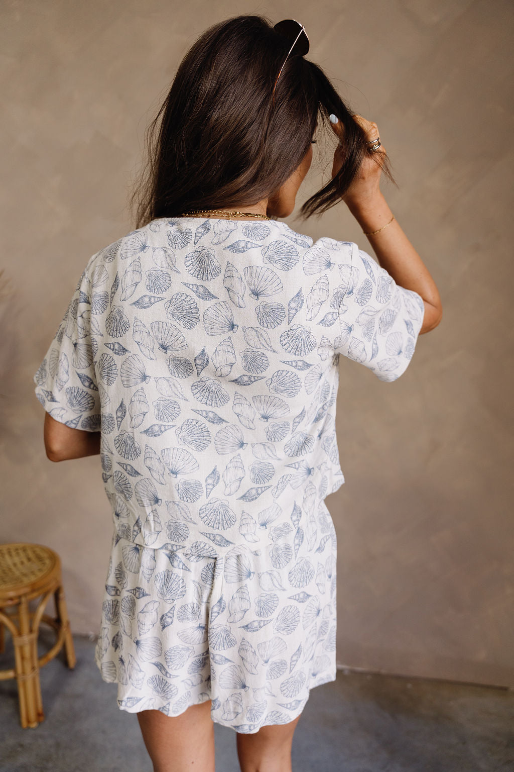 Allison Blue & Ivory Linen Seashell Top- full back view