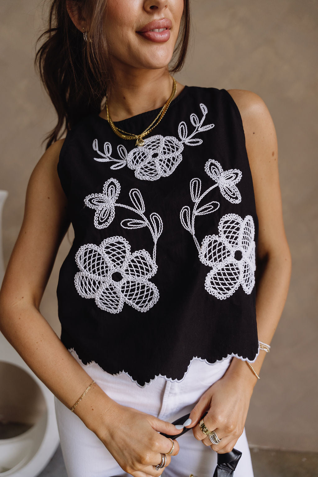Nylah Black & White Stitch Floral Scallop Tank- close up top view