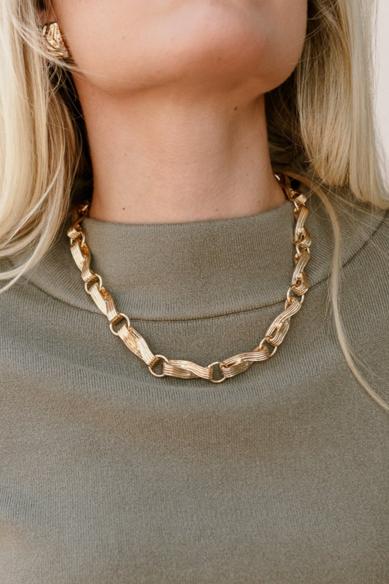 Kimber Gold Ribbed Twist Chain Necklace - front view