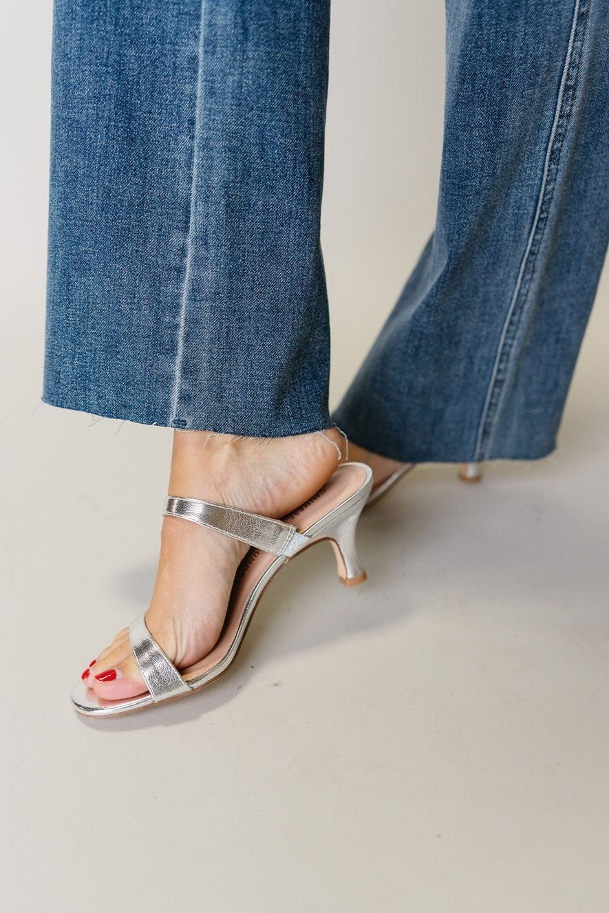 Tammy Black Platform Heel- close up side view