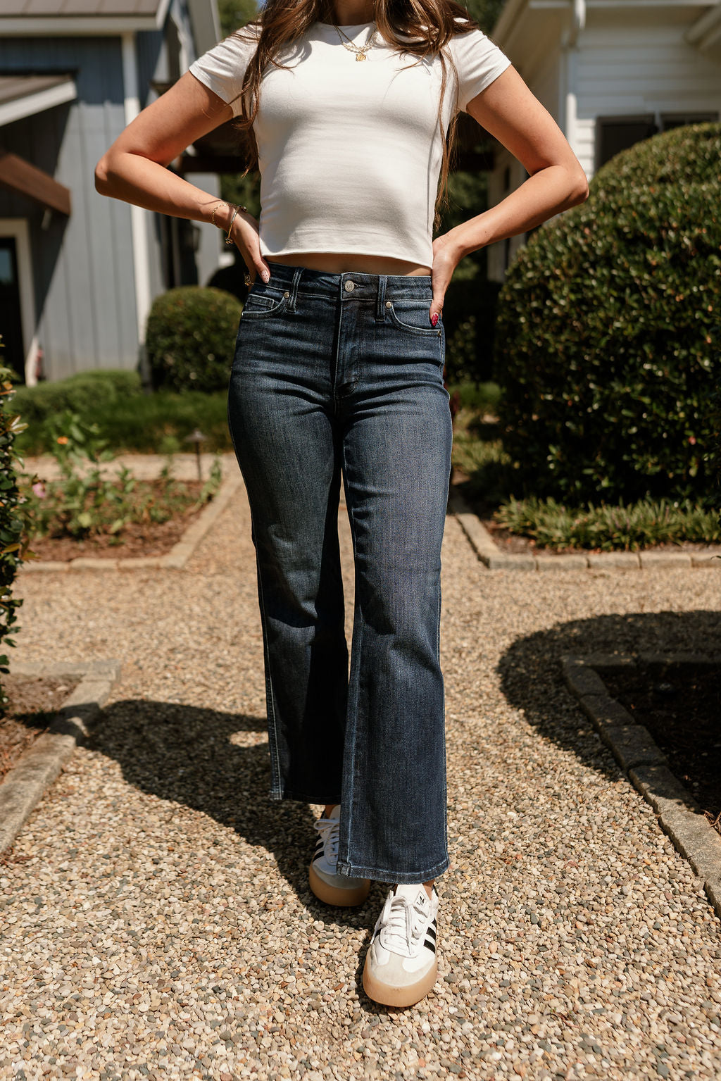 Judy Blue: Cara Petite Dark Wash Straight Leg Jeans - front view