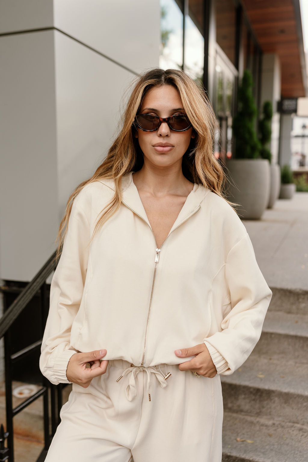 Gigi Cream Zip-Front Cropped Bubble Hoodie - front 