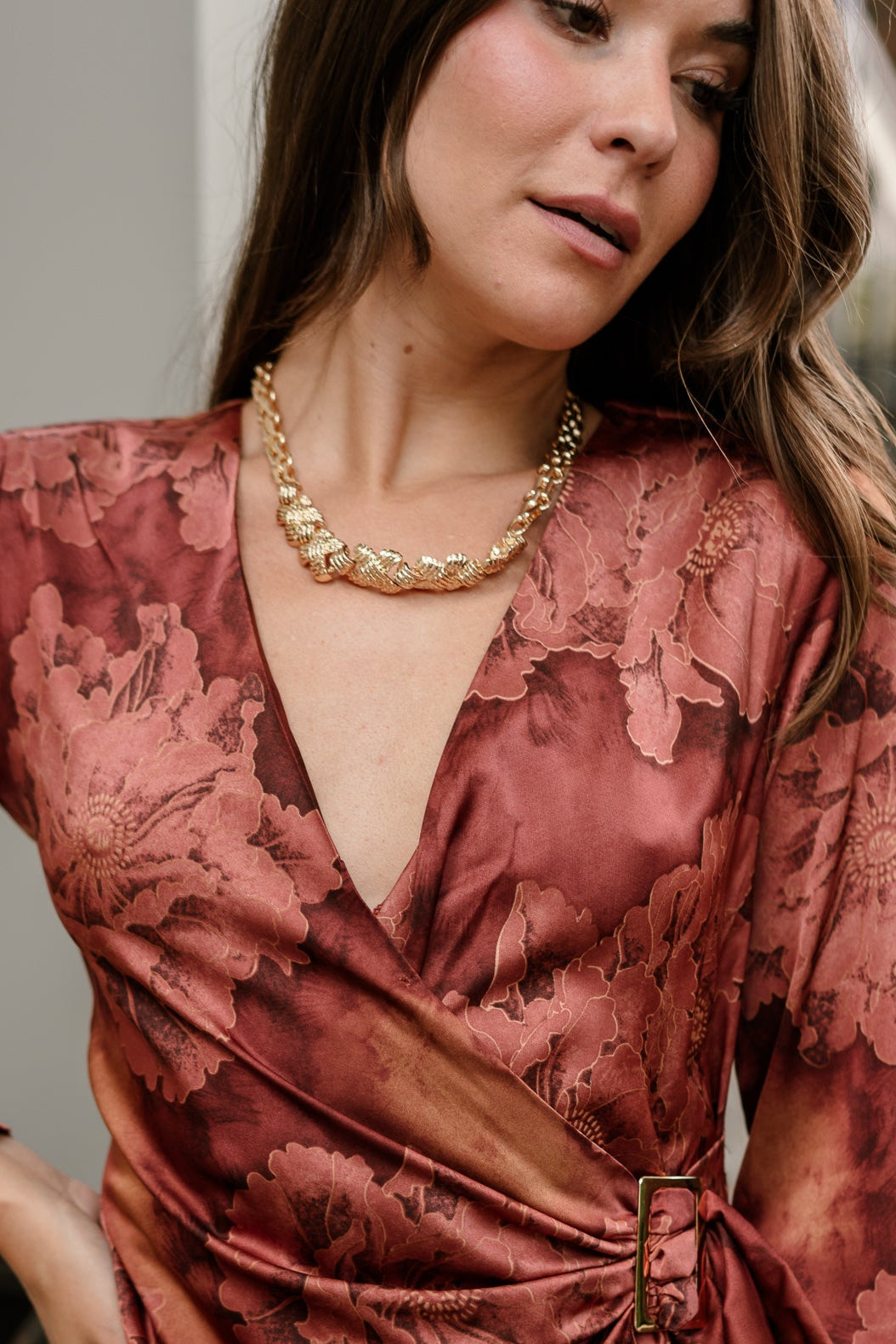 Elora Gold Ribbed Criss Cross Necklace - front view