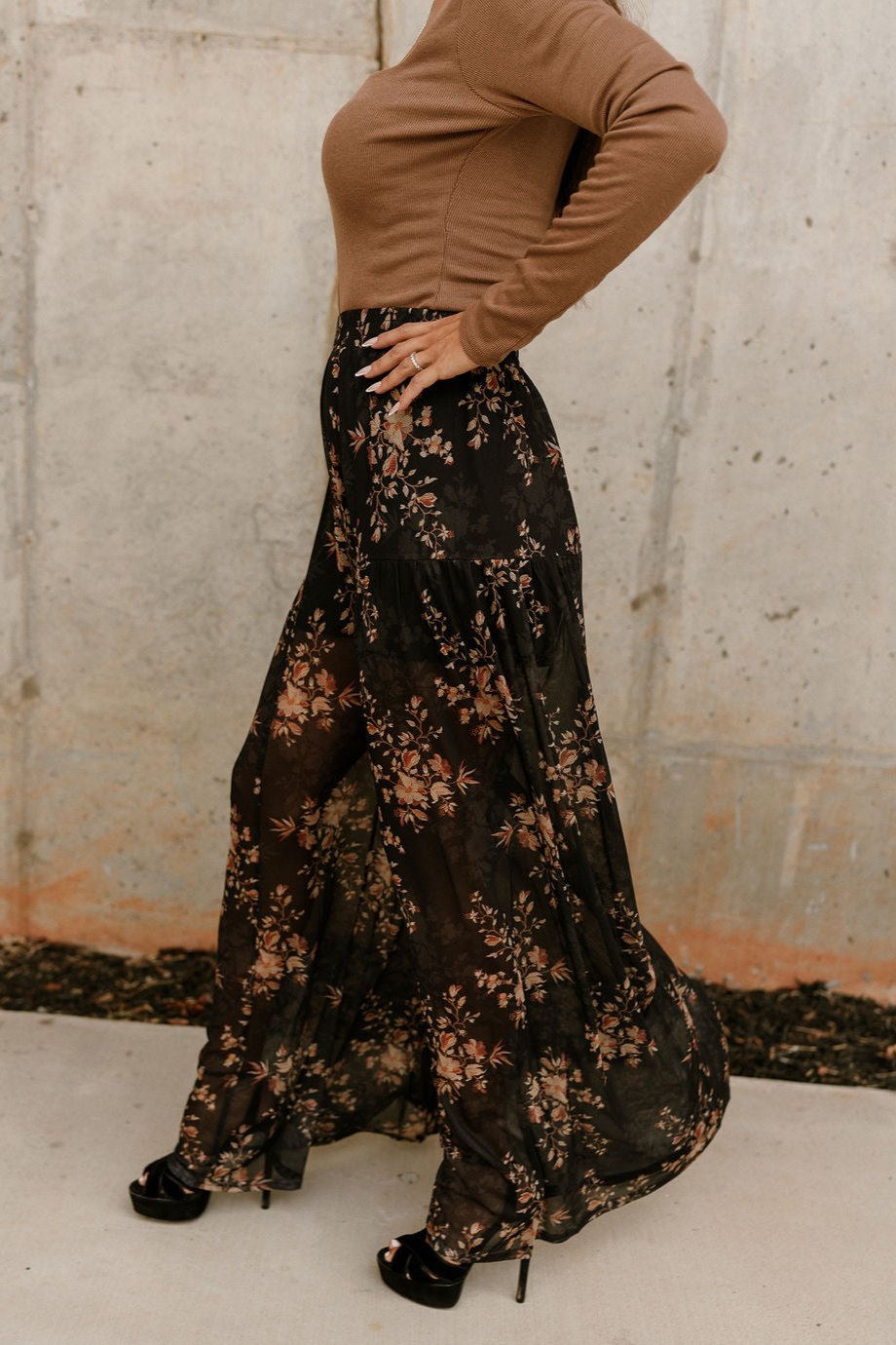 Alaiya Black & Rust Floral Flare Pants- side view