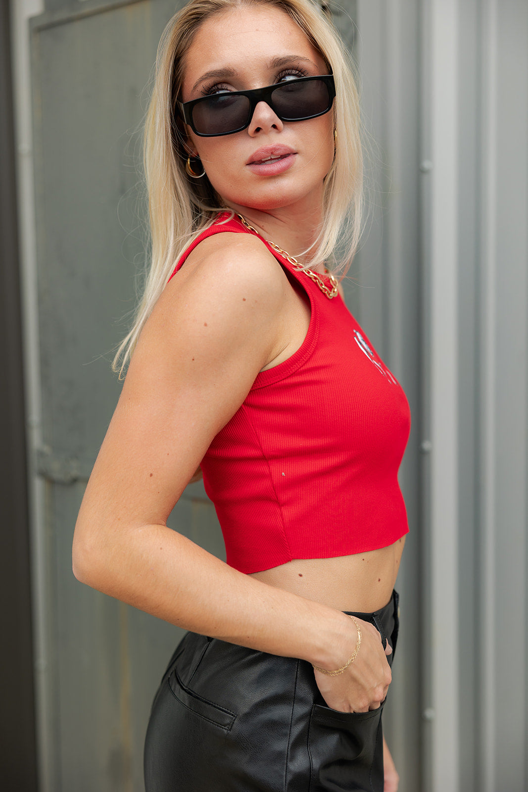 Georgia Bulldogs Red Cropped Graphic Tank- side view
