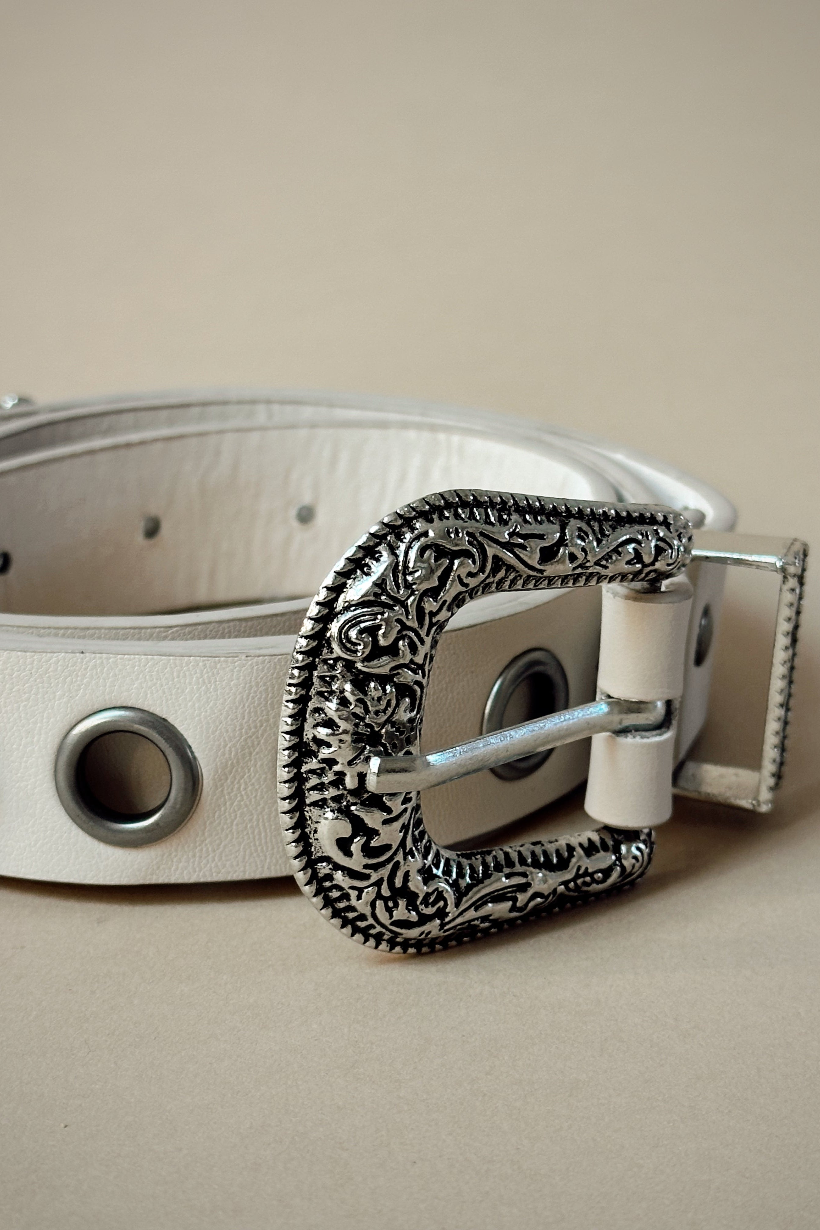 Alaina Ivory & Silver Floral Western Belt- close up front view