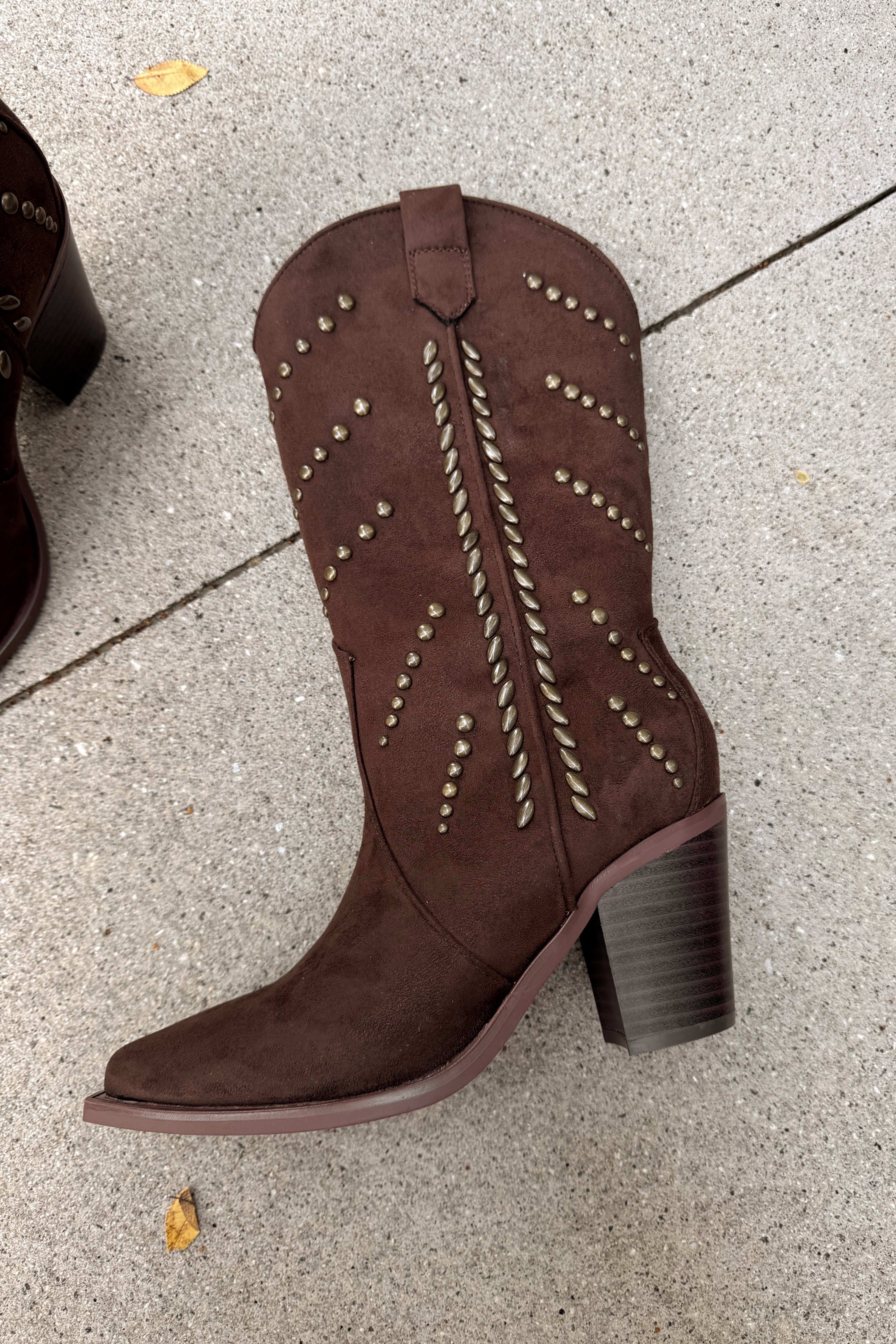 Mia Morgann Chocolate Brown Western Boots- close up side view