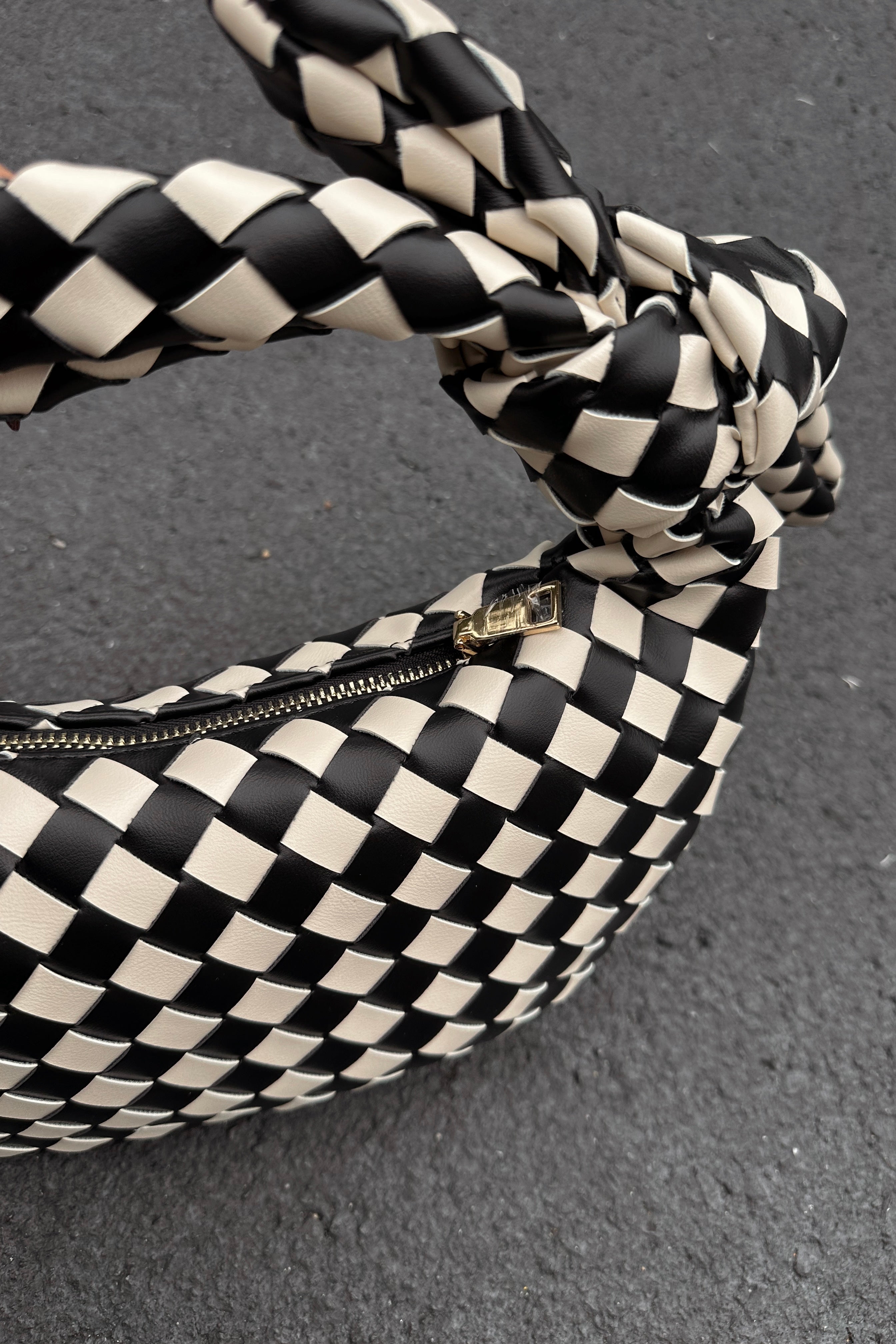 Tessa Black & White Checkered Knot Purse- close up view