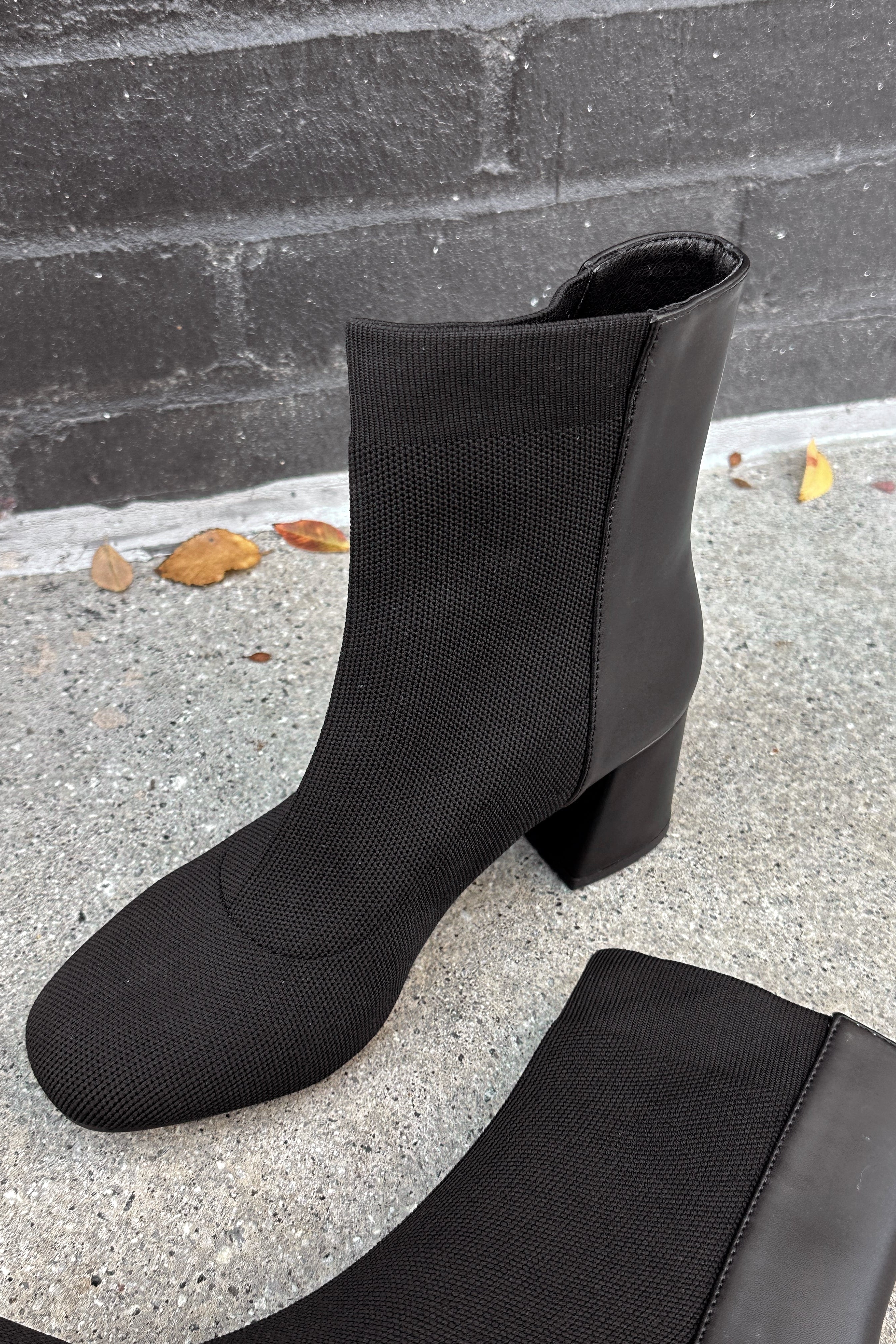 Mia Bronwen Black Pull On Boot- close up side view