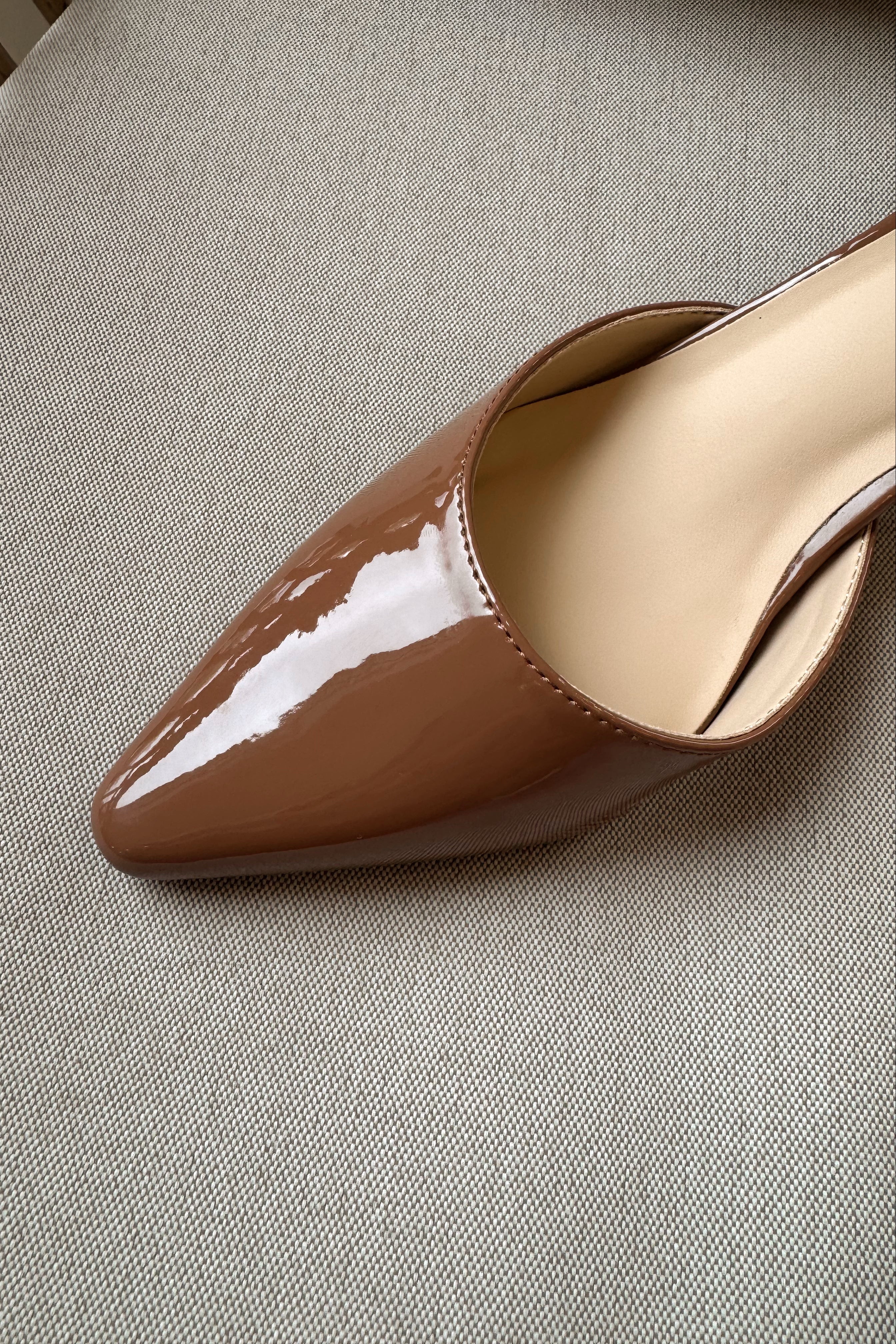 Scarlet Brown Patent Leather Pointed Toe Heel- close up toe view
