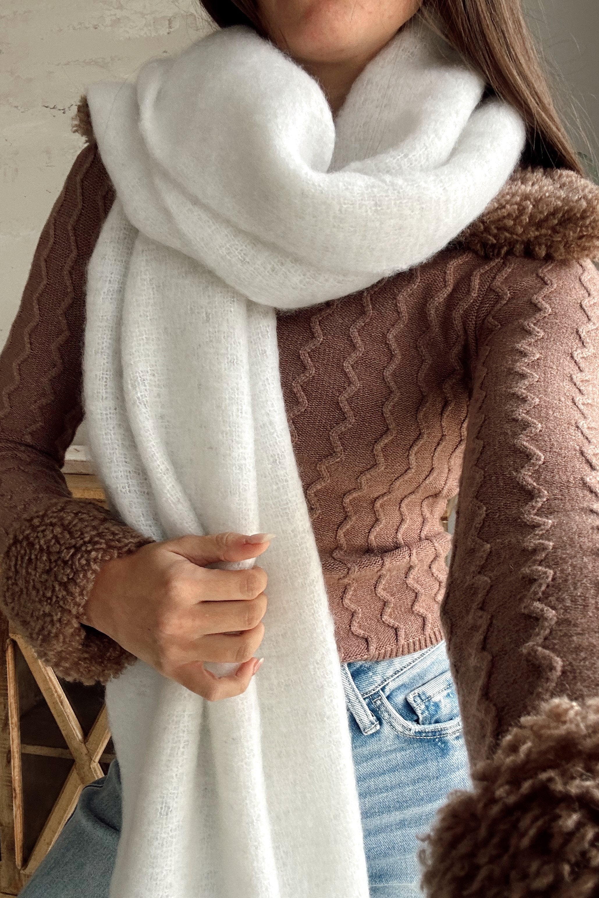 Charlotte White Knit Fringe Scarf Lizard Thicket