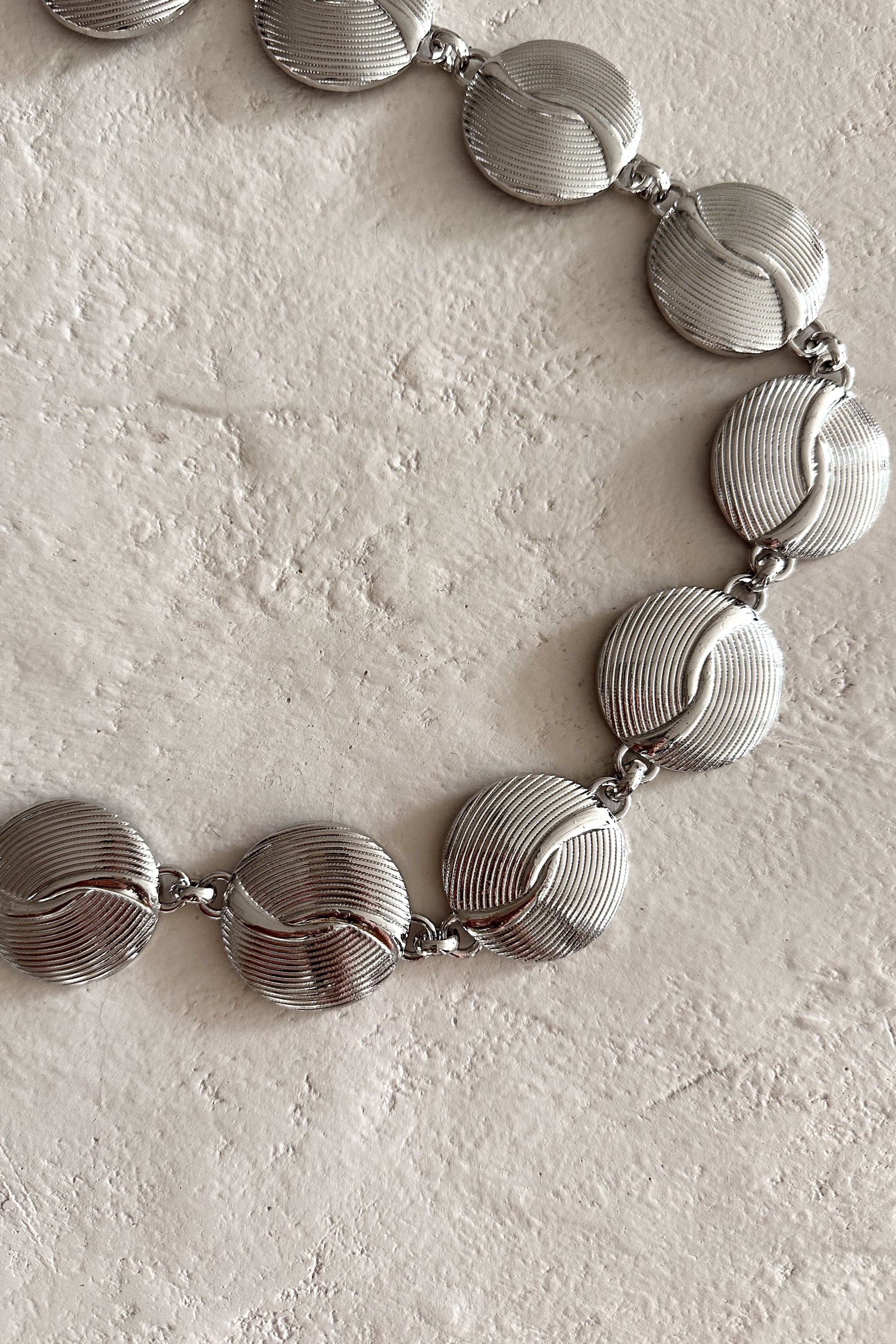 Ava Silver Medallions Chain Link Belt- close up top view