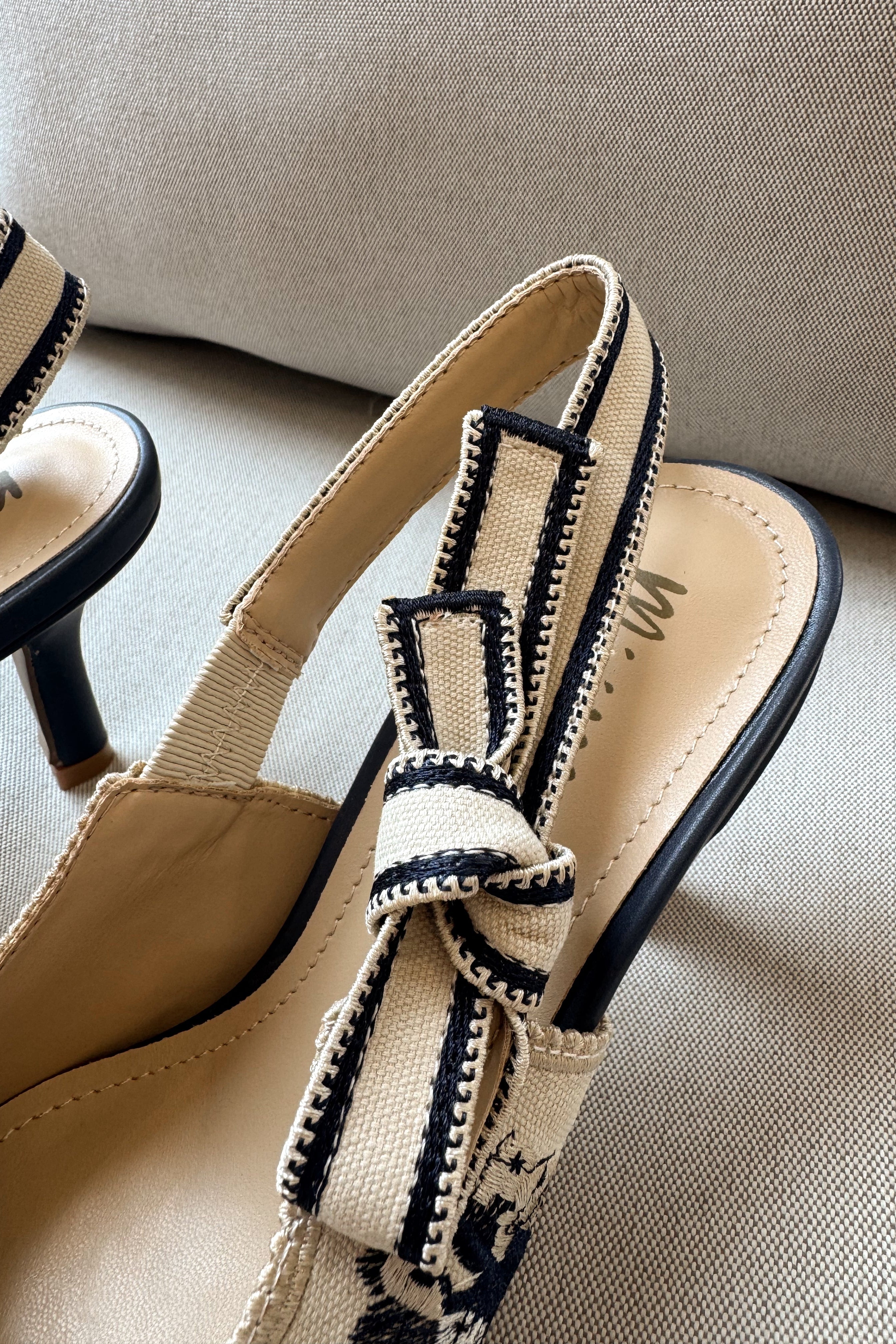 Solana Blue & Ivory Slingback Tie Heel- close up heel view