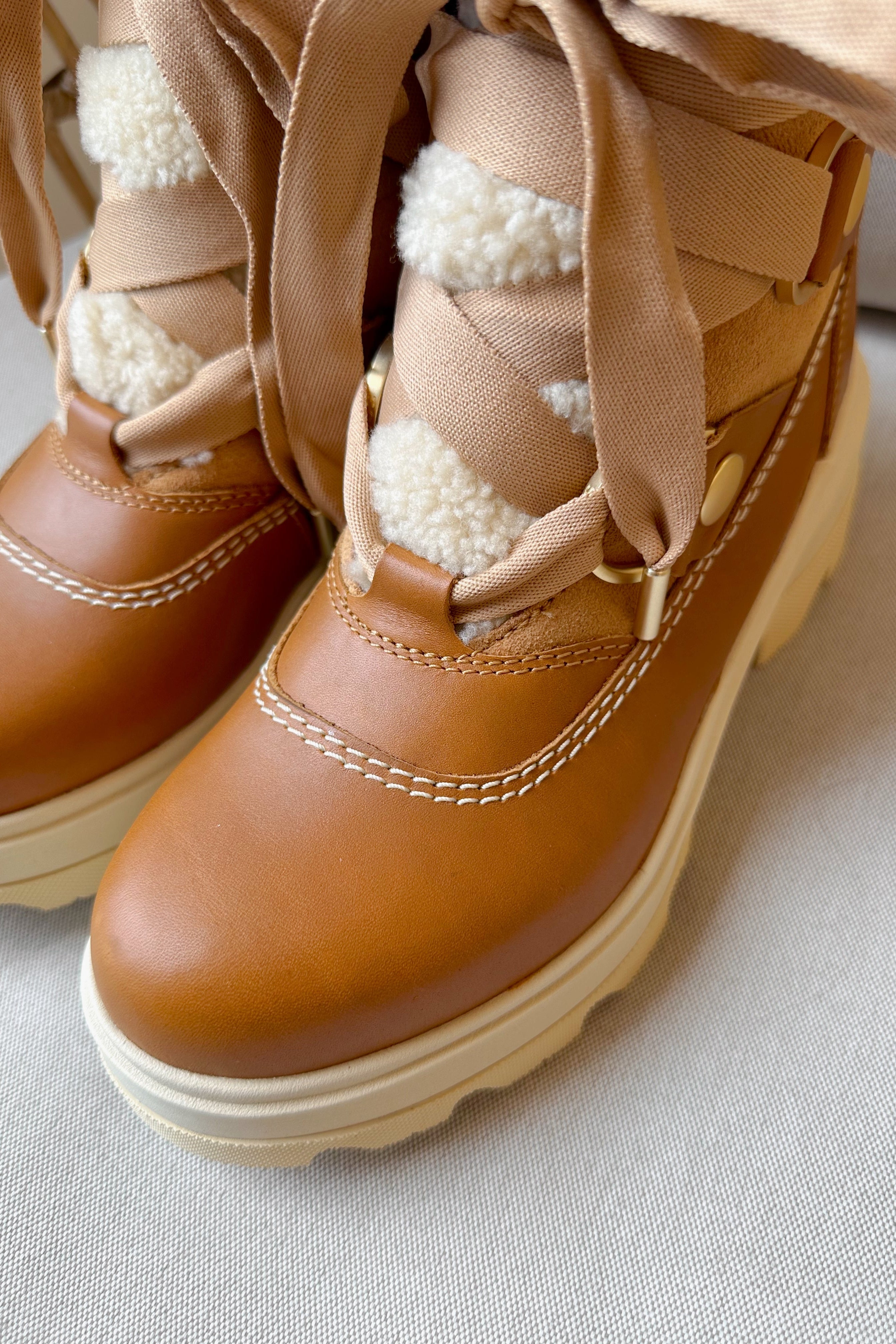 Sorel Joan Frwd Cozy Tawny Buff & Honey White Waterproof Boot - close up toe view