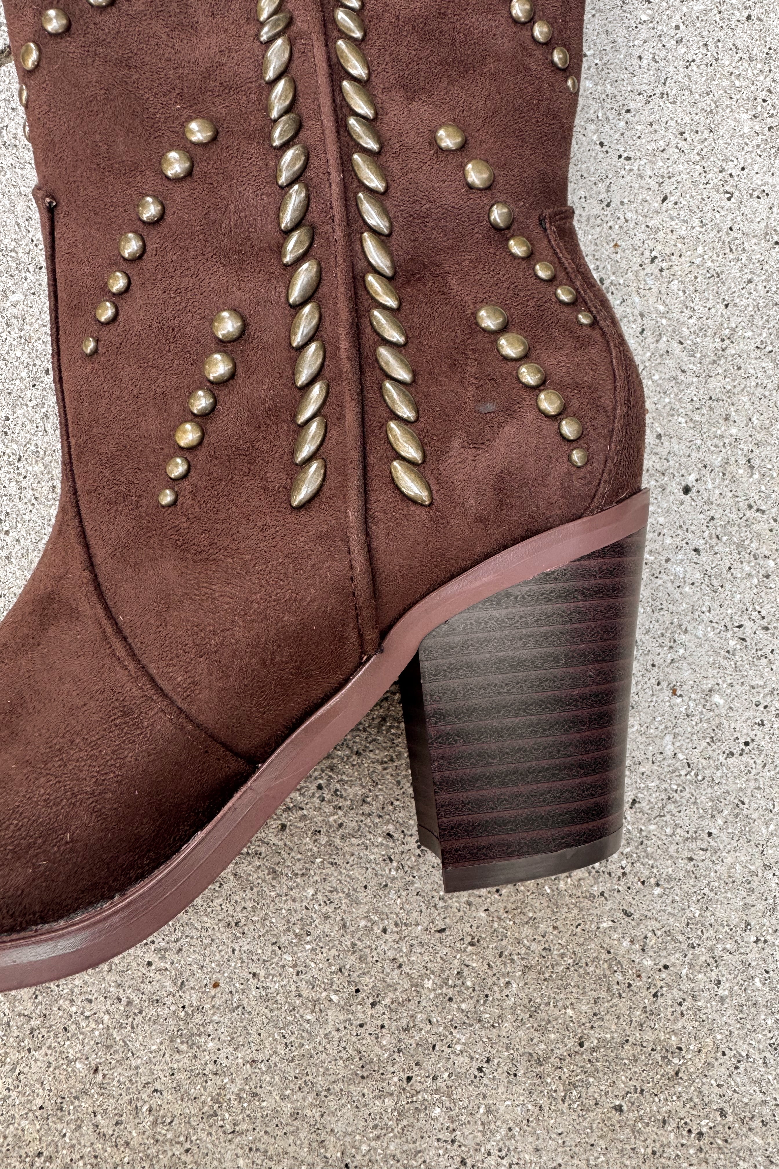 Mia Morgann Chocolate Brown Western Boots- close up side heel view