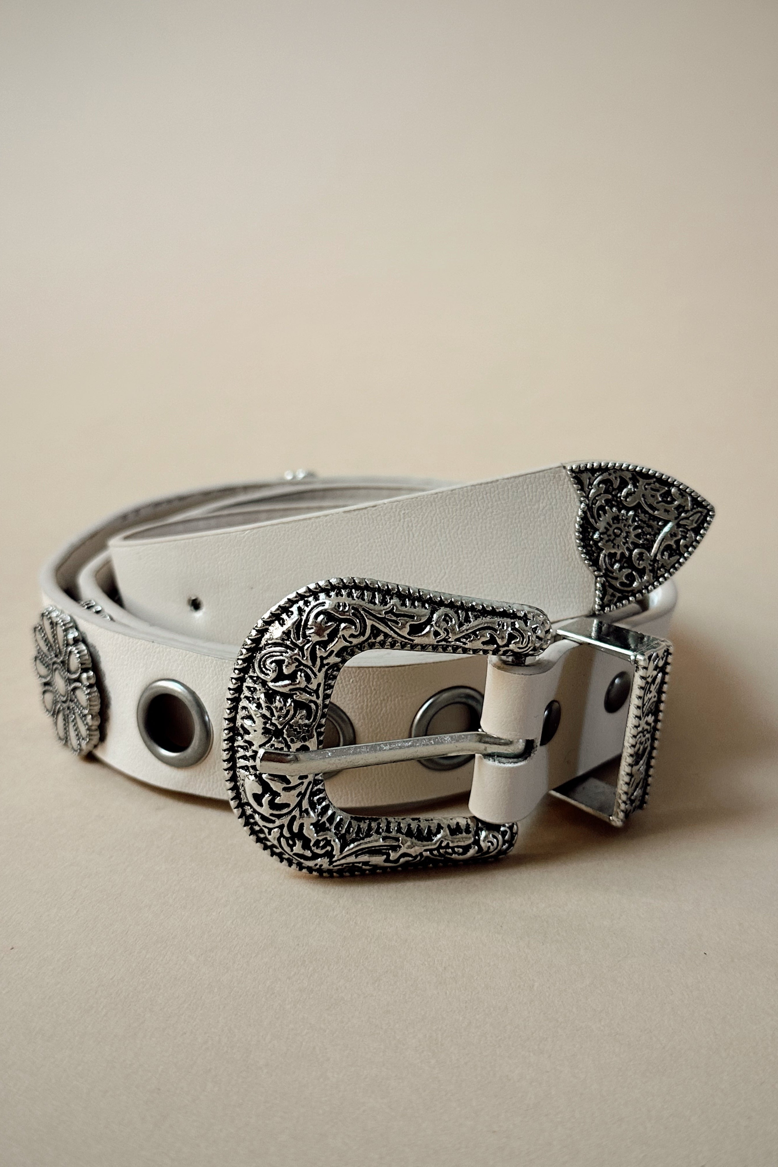 Alaina Ivory & Silver Floral Western Belt- front view