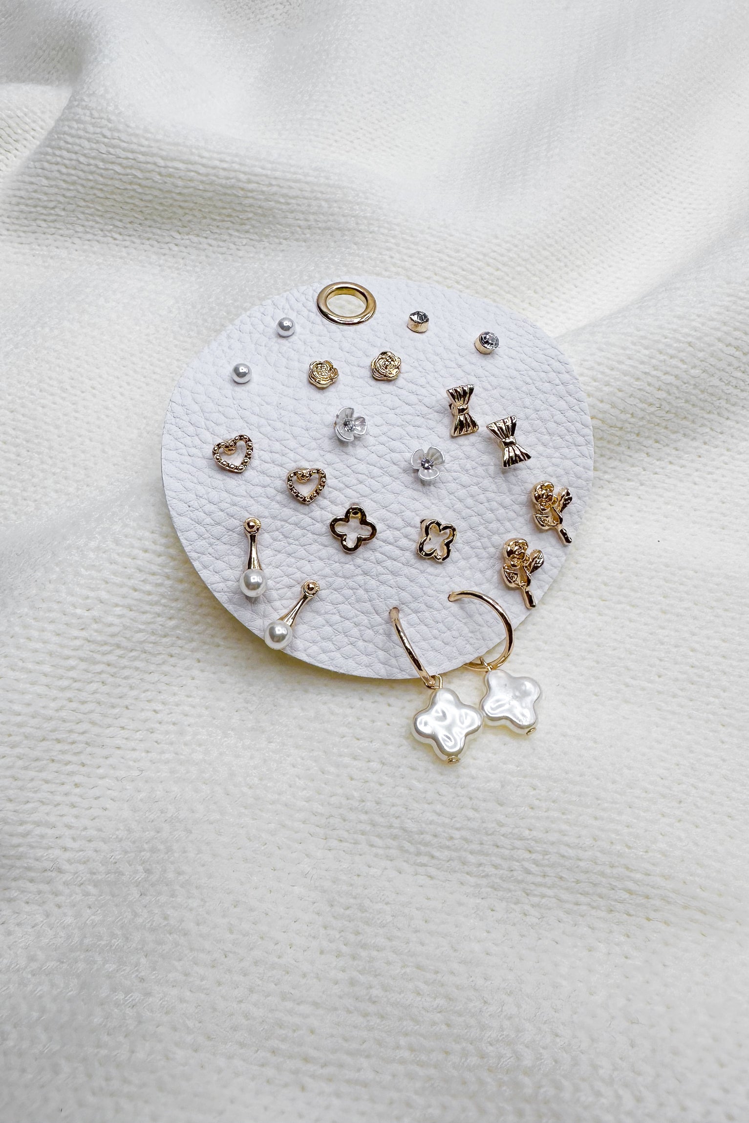 Kai Pearl & Gold Flower Stud Earring Set- close up view