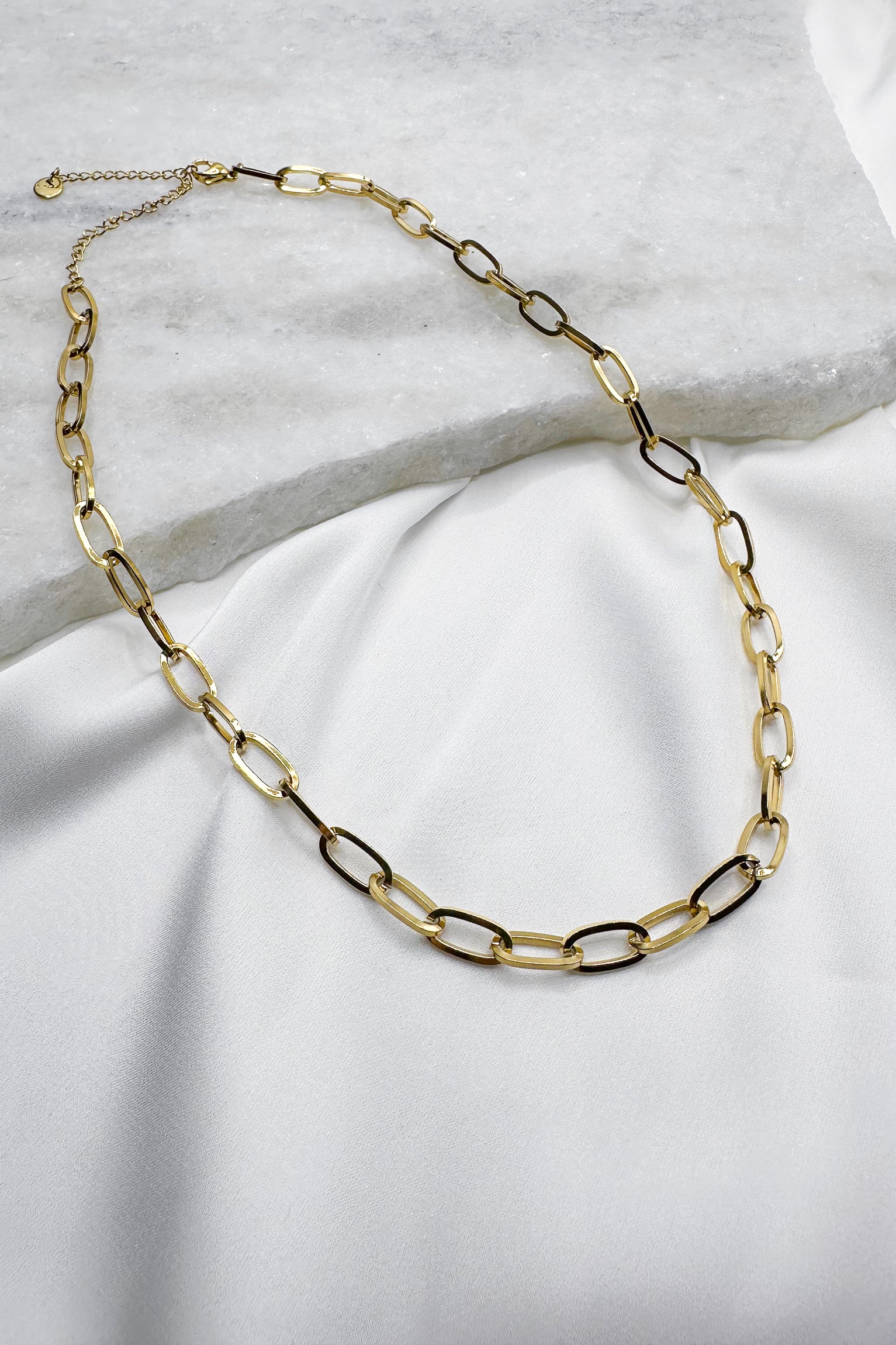 Ava Chain Link Adjustable Necklace-gold- front close up view