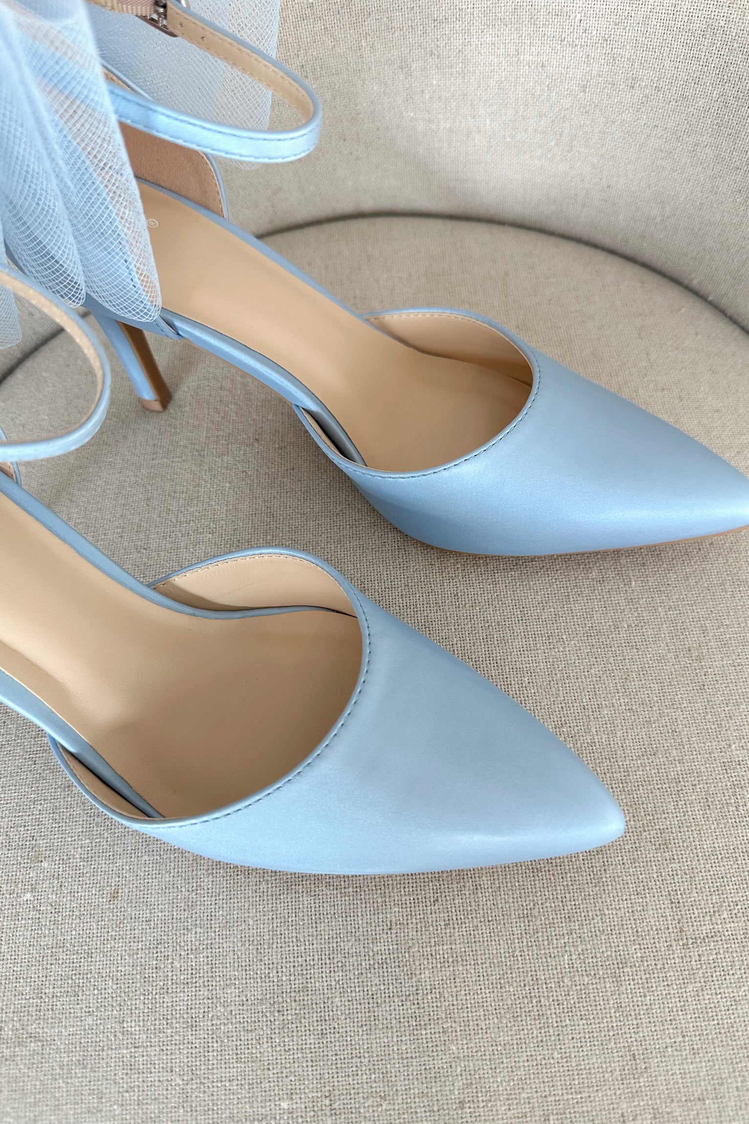 Karmen Blue Bow Pointed Toe Heel- close up toe view