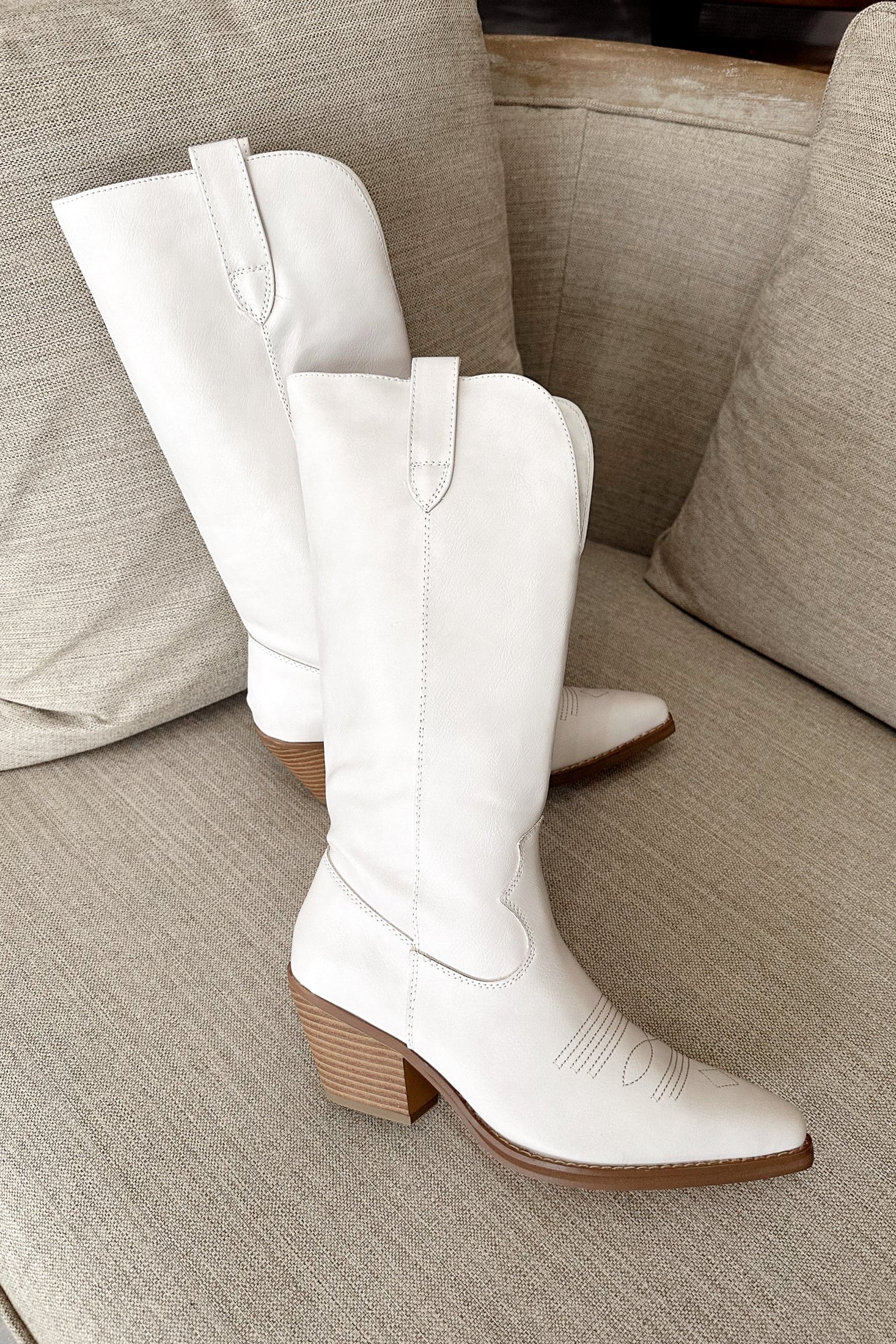 Matisse Bodhi Distressed White Western Boot- flat lay side view