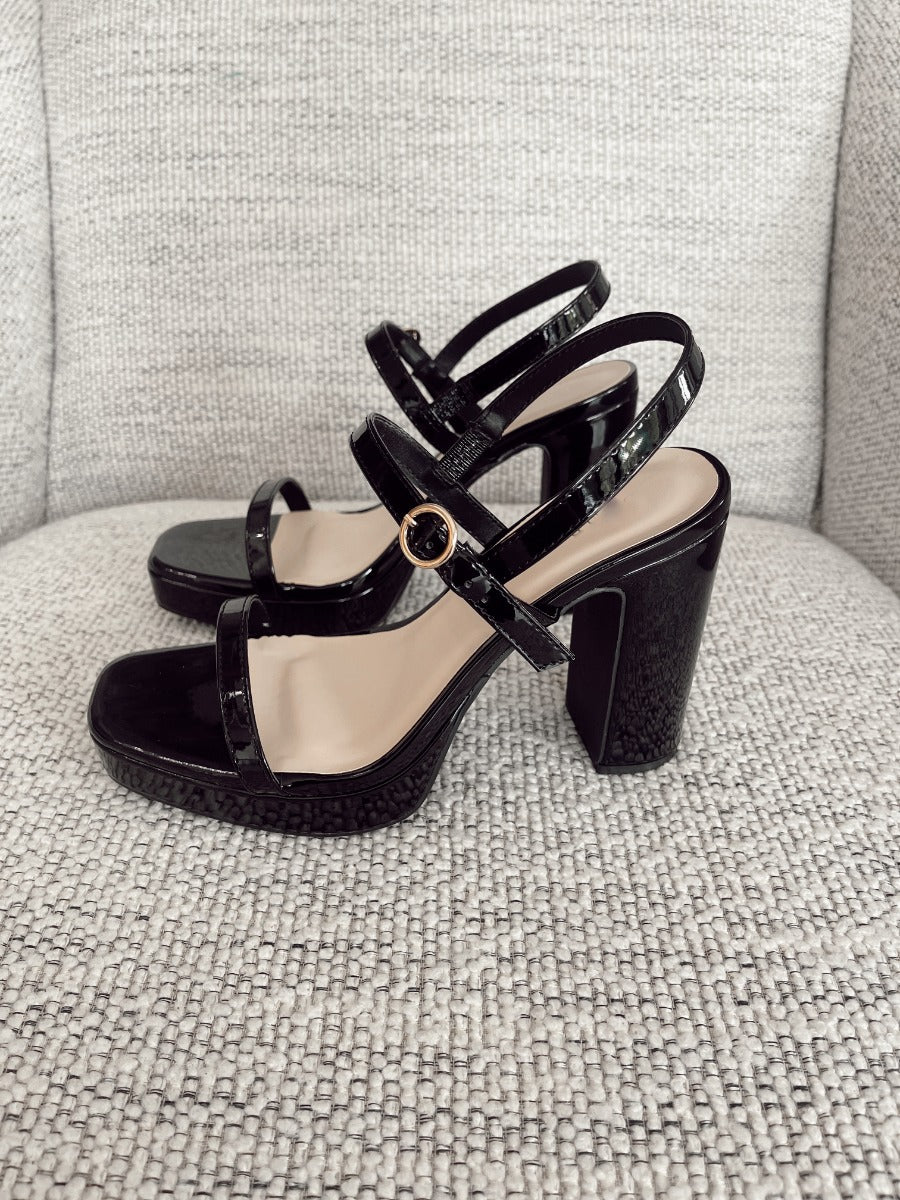 Cushionaire Women's Belle Low Heel Black Sandals Size 10M, 1 inch Heels. |  Black sandals, Black heels, Low heels